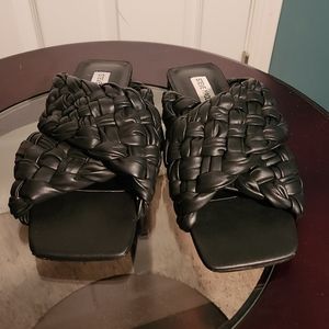 Steve Madden Women's black flat sandals